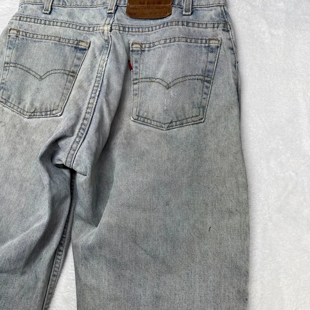 Vintage Levi's 560 Relaxed Fit Tapered Leg Jeans Mens 29X33.5 Blue Denim - Flaws